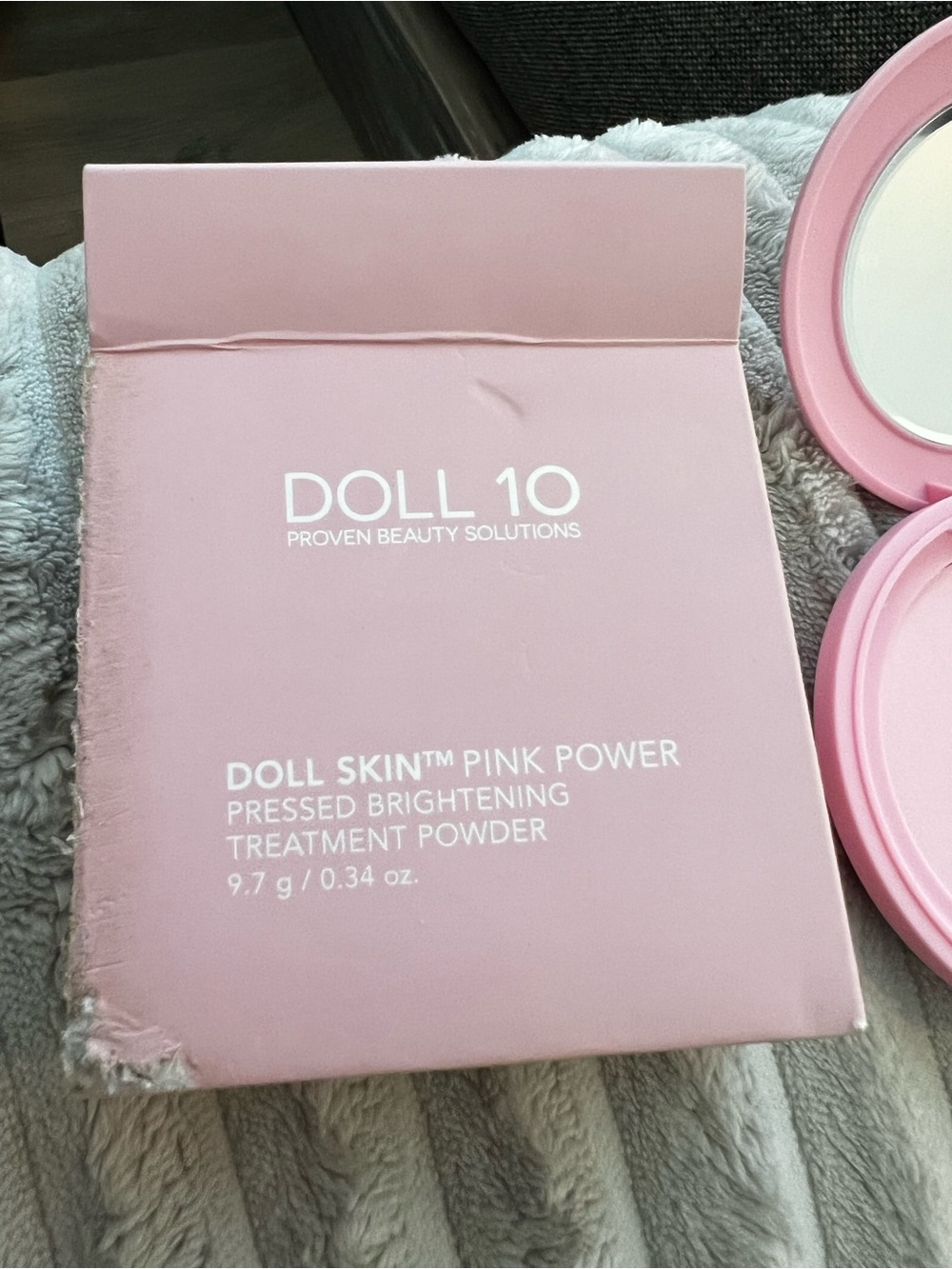 Doll 10  Pink Pressed Brightening Powder Compact - Picture 2 of 5
